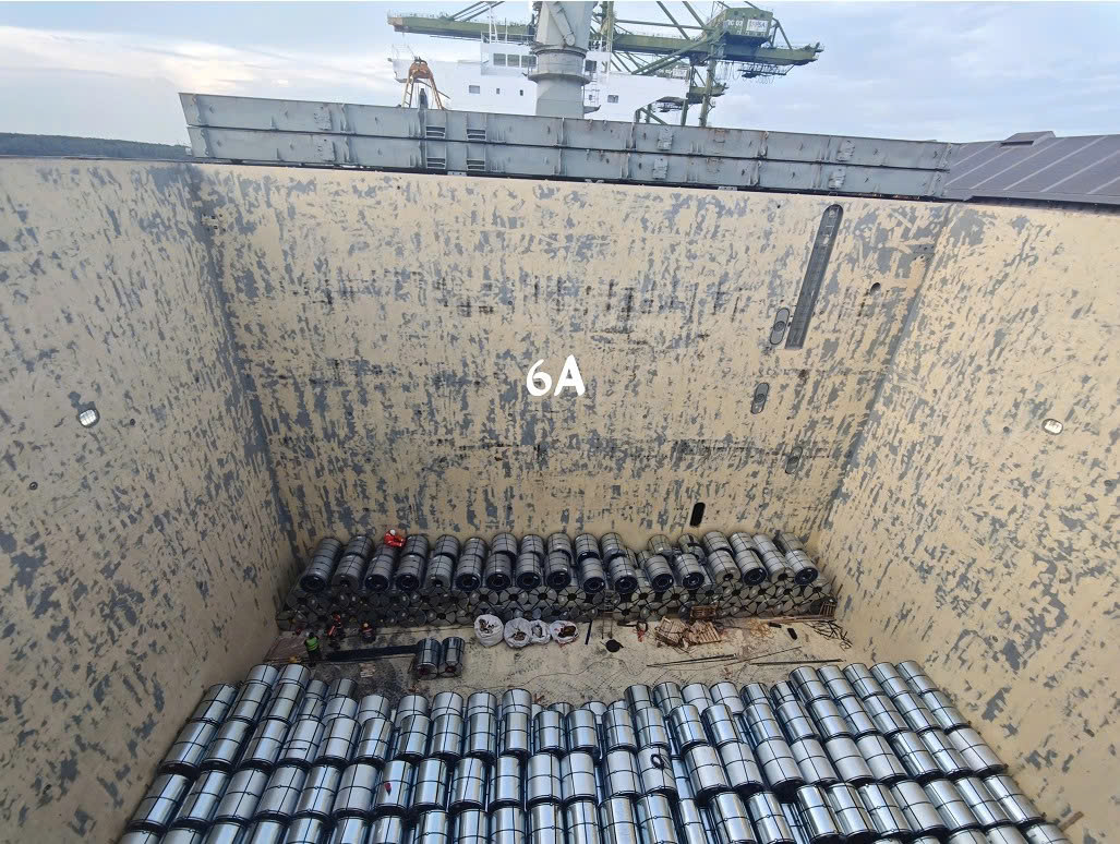 Vận chuyển tôn cuộn bằng tàu rời Morris Shipping tại cảng Phú Mỹ